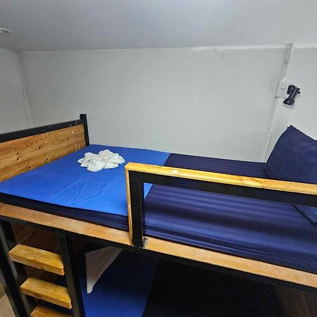 Eq Hostel Thong Sala Extérieur photo
