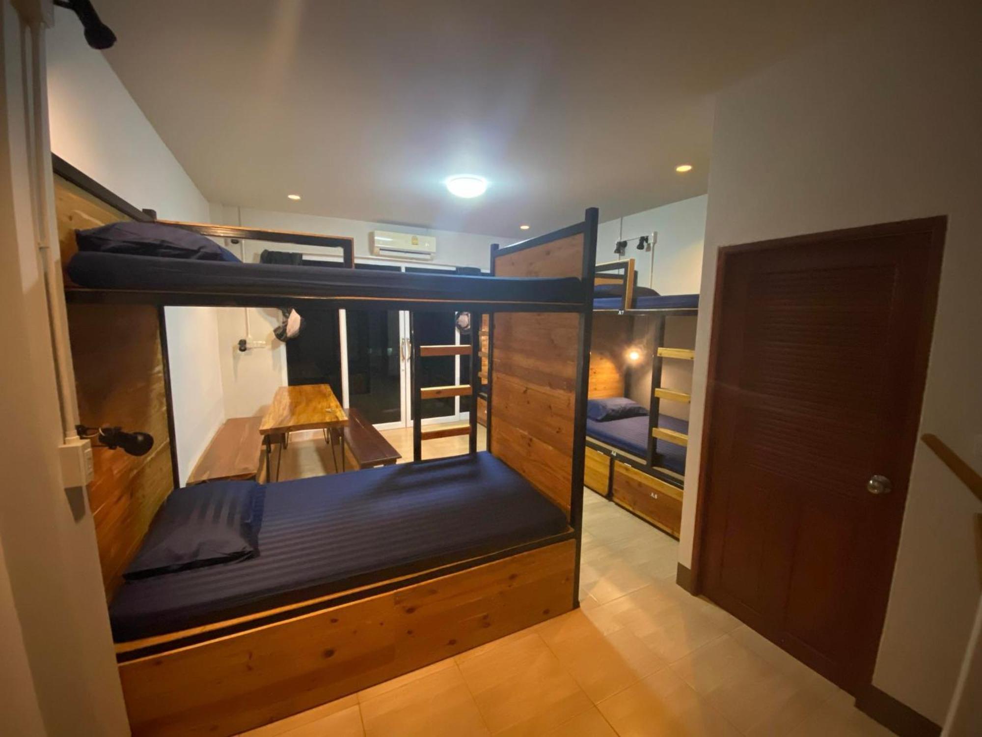 Eq Hostel Thong Sala Extérieur photo