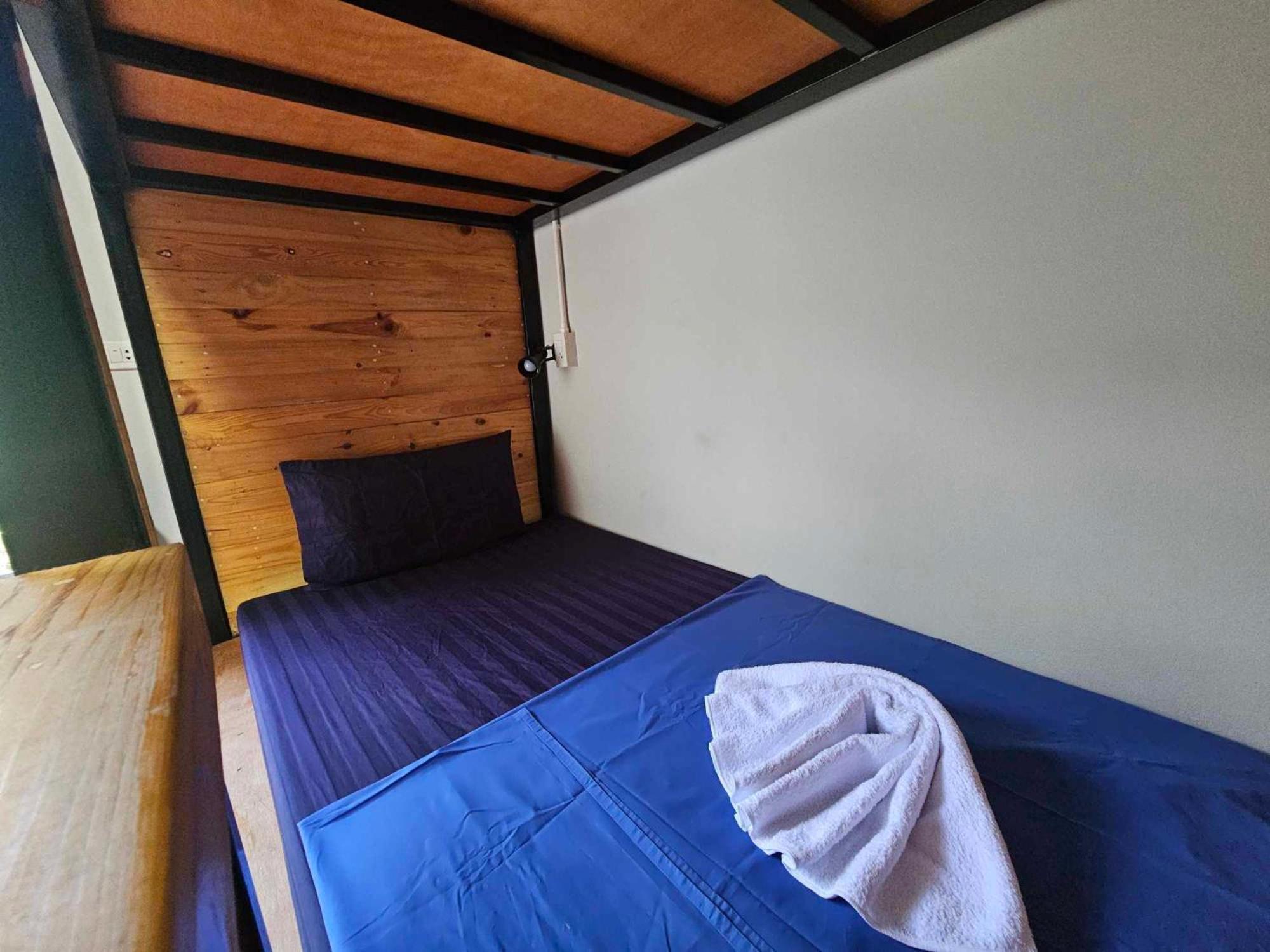 Eq Hostel Thong Sala Extérieur photo