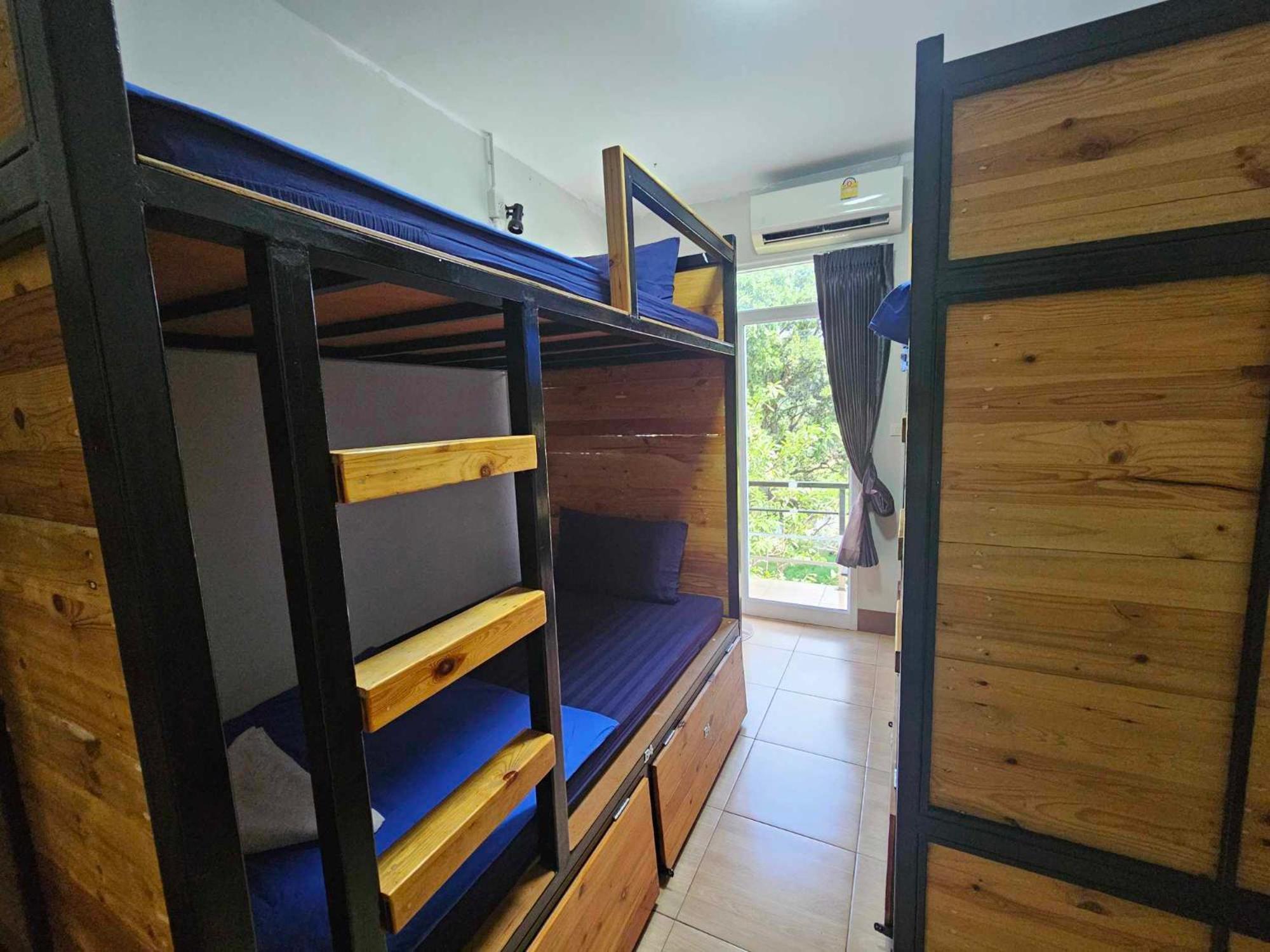 Eq Hostel Thong Sala Extérieur photo