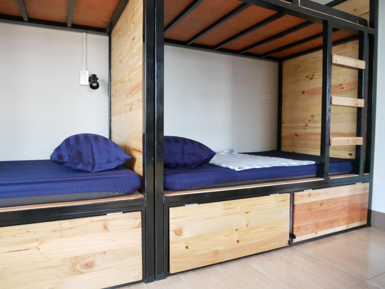 Eq Hostel Thong Sala Extérieur photo