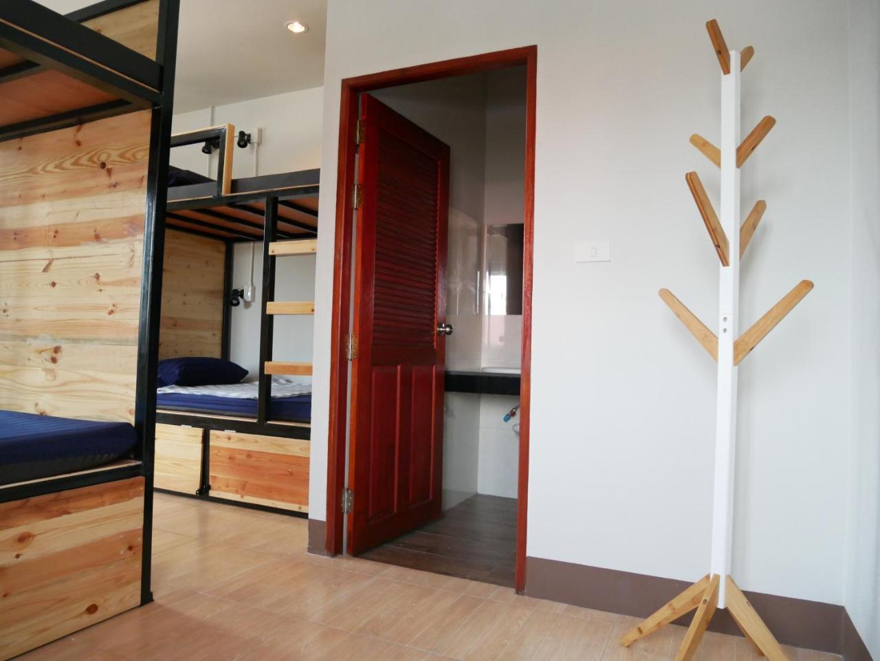 Eq Hostel Thong Sala Extérieur photo