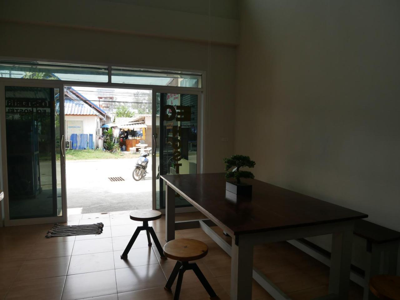 Eq Hostel Thong Sala Extérieur photo
