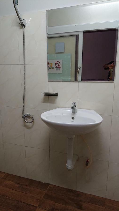 Eq Hostel Thong Sala Extérieur photo